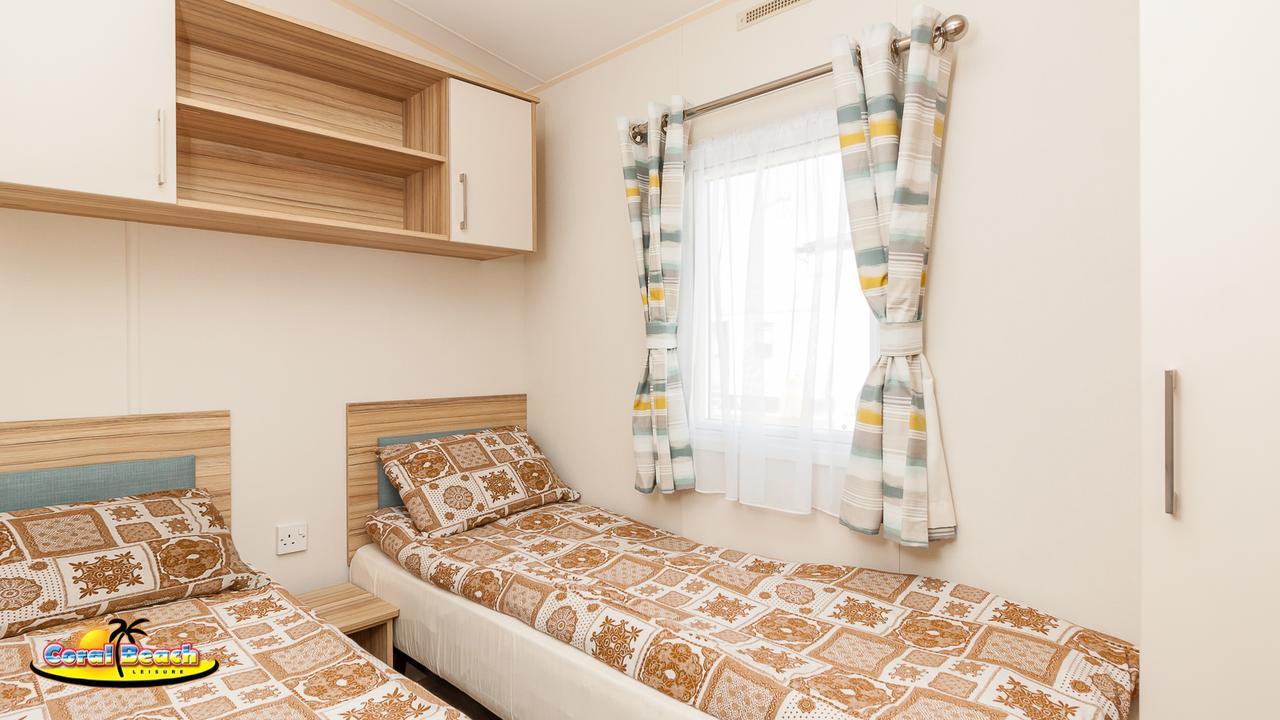 Coral Beach Holiday Park สเกคเนส ภายนอก รูปภาพ